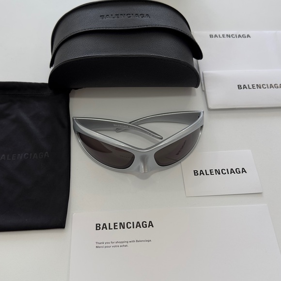 Balenciaga X Skin cat silver XL mask sunglasses - Picture 9 of 13